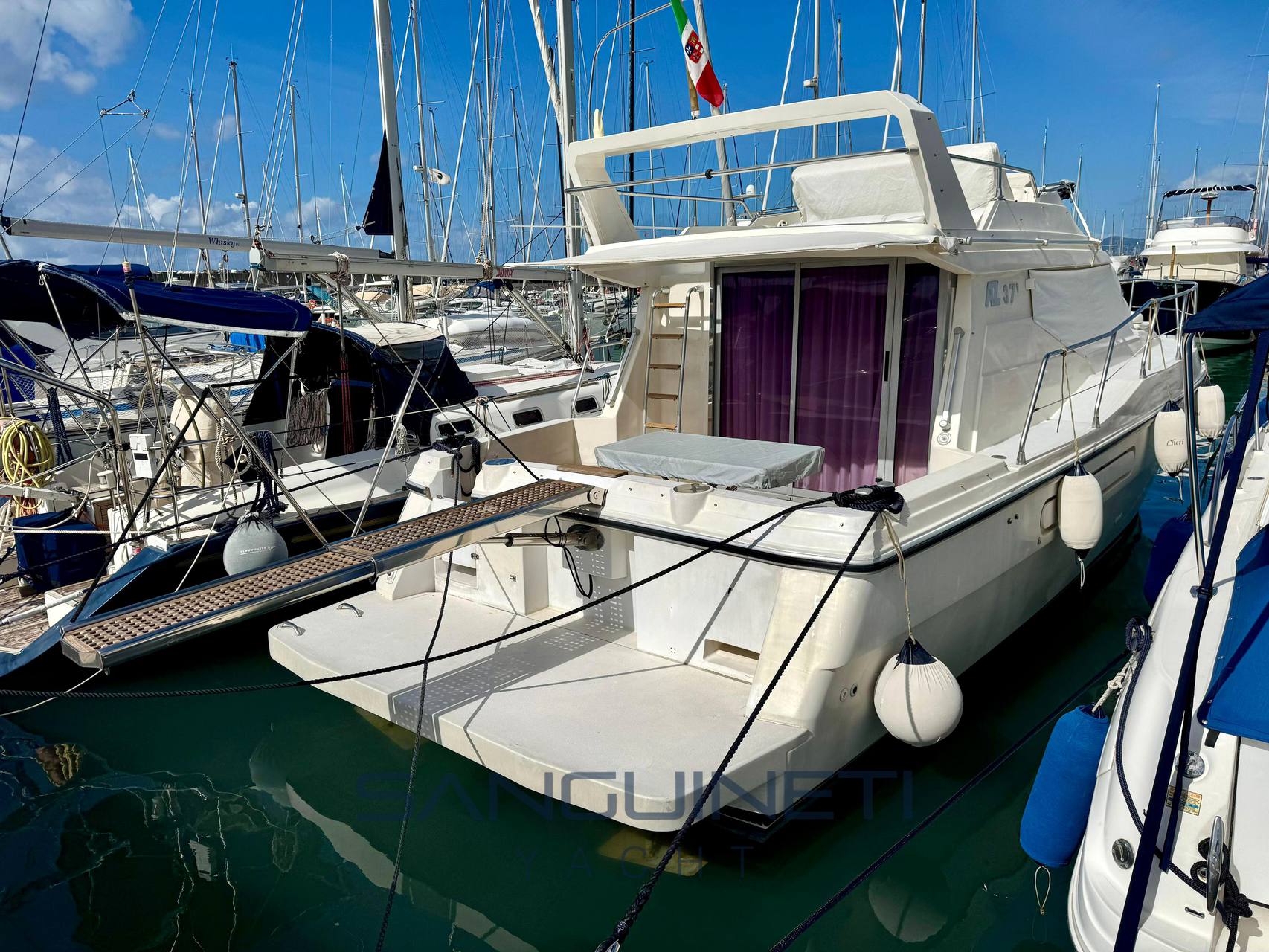 Azimut 37 