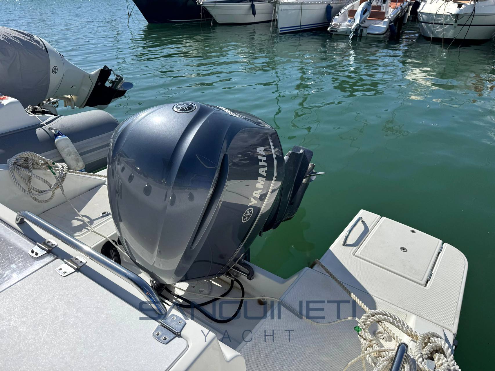 Beneteau Flyer 8 sundeck barca a motore