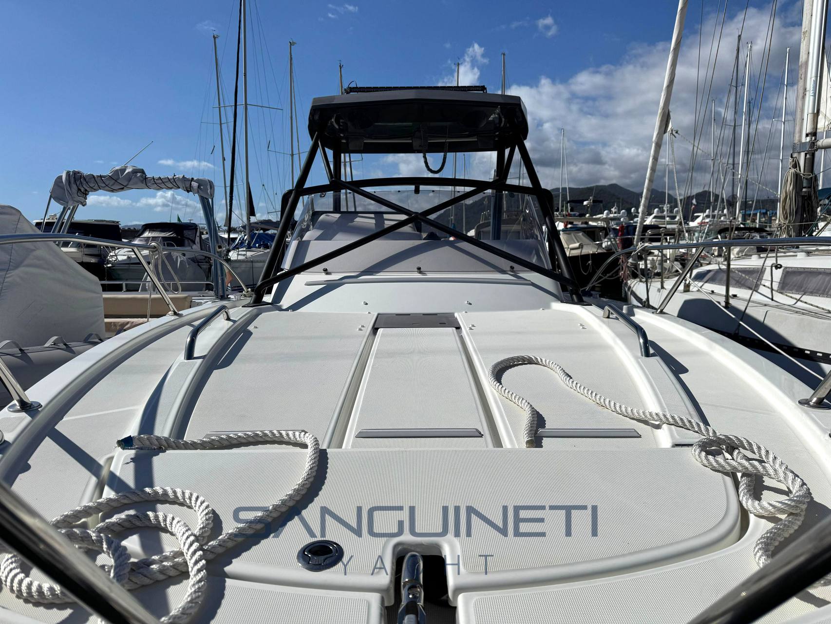Beneteau Flyer 8 sundeck Barca a motore usata in vendita