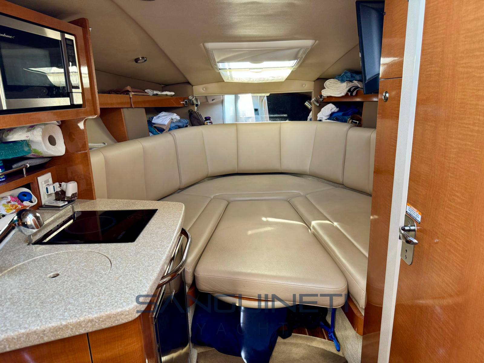 Chaparral Signature 270 Motor boat used for sale