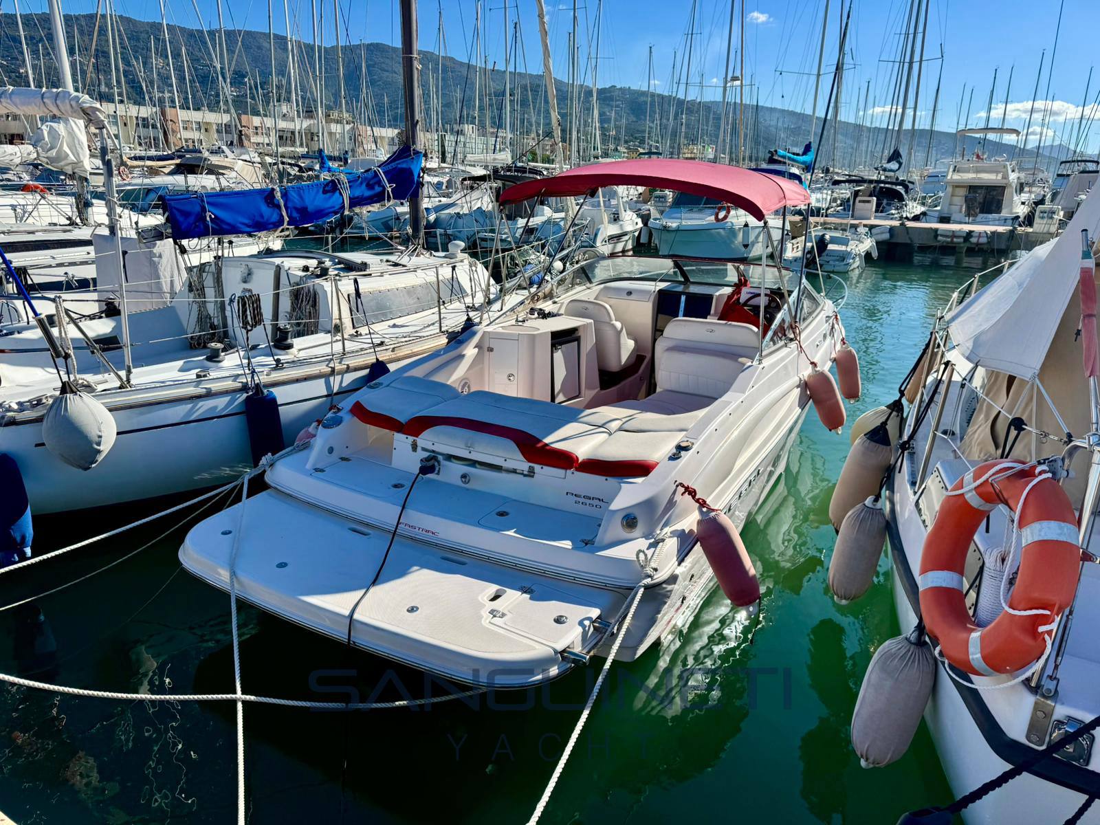 Regal 26.50 Barca a motore usata in vendita