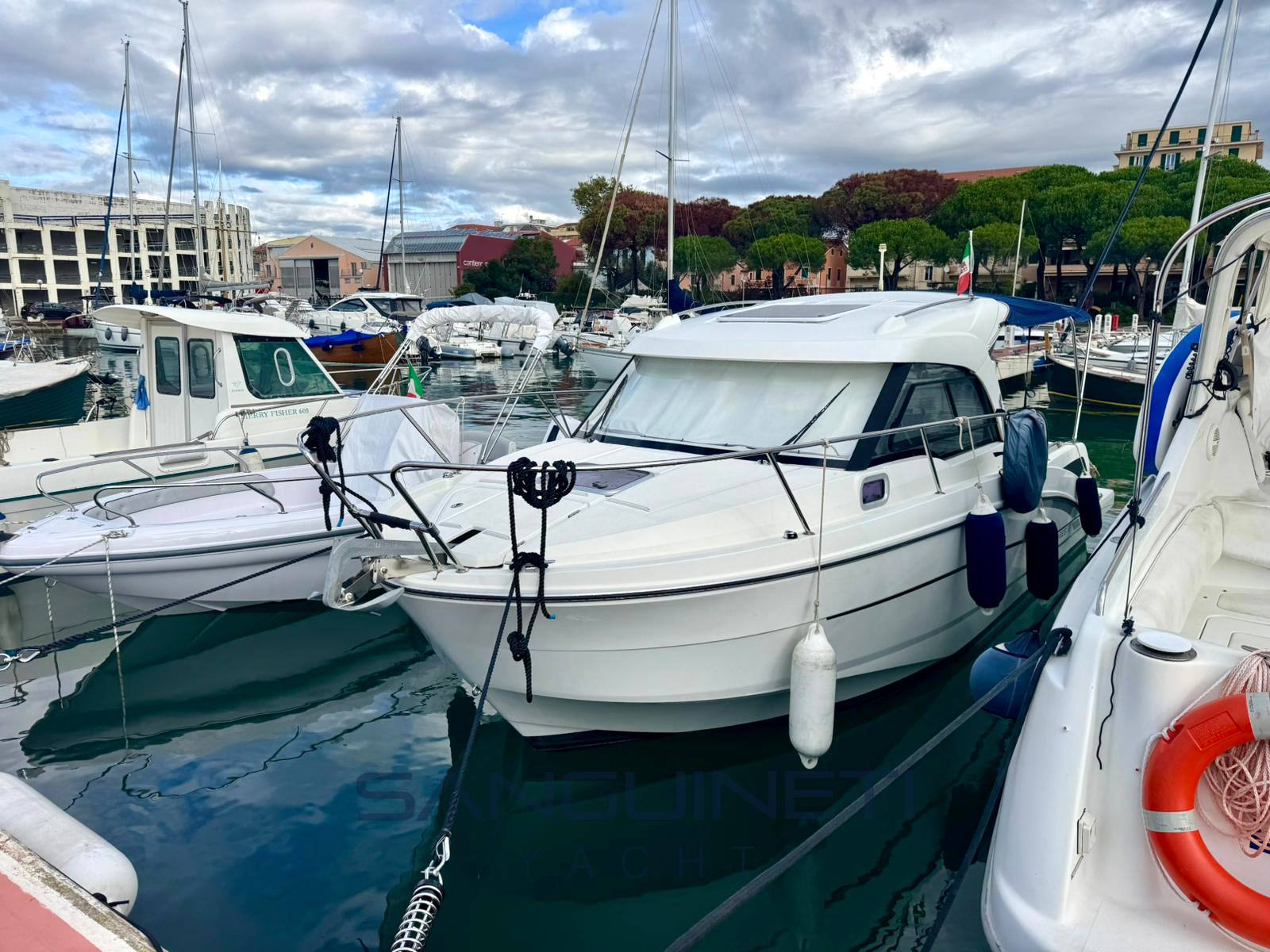 Beneteau Antares 8 Pêche en eau salée