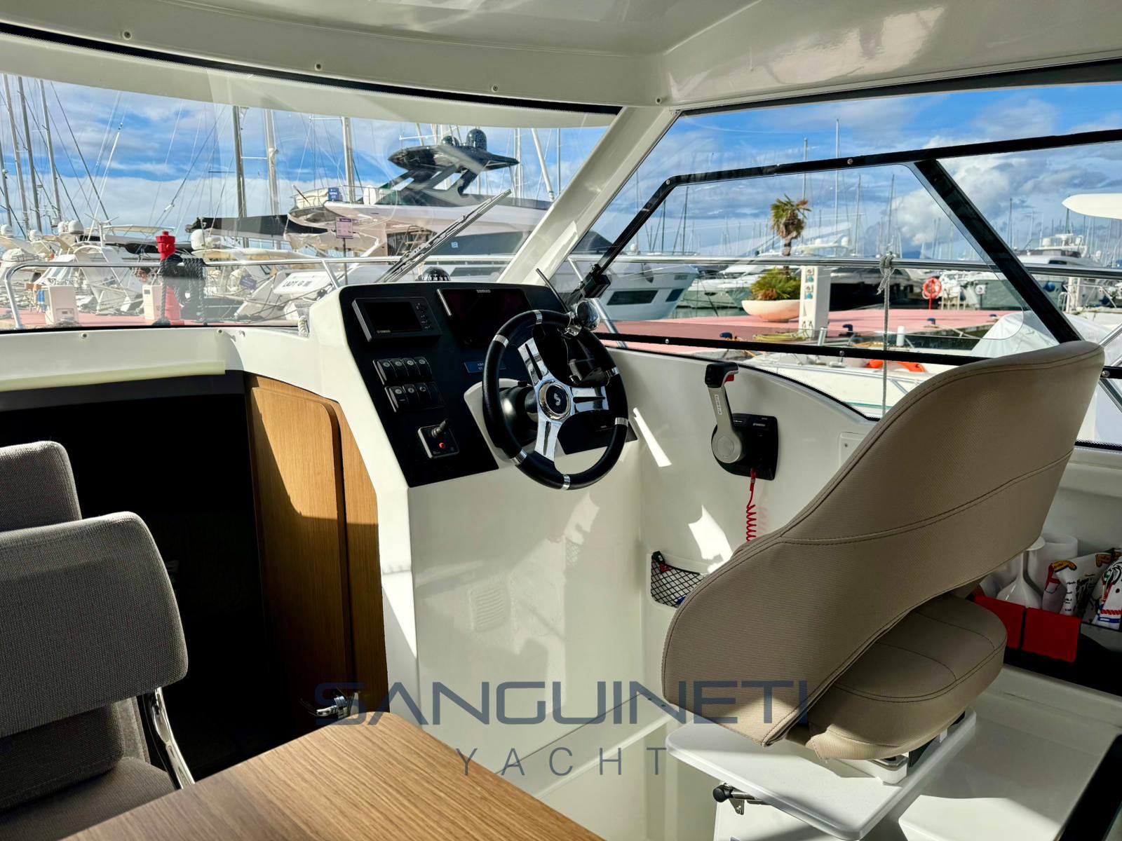 Beneteau Antares 8 0