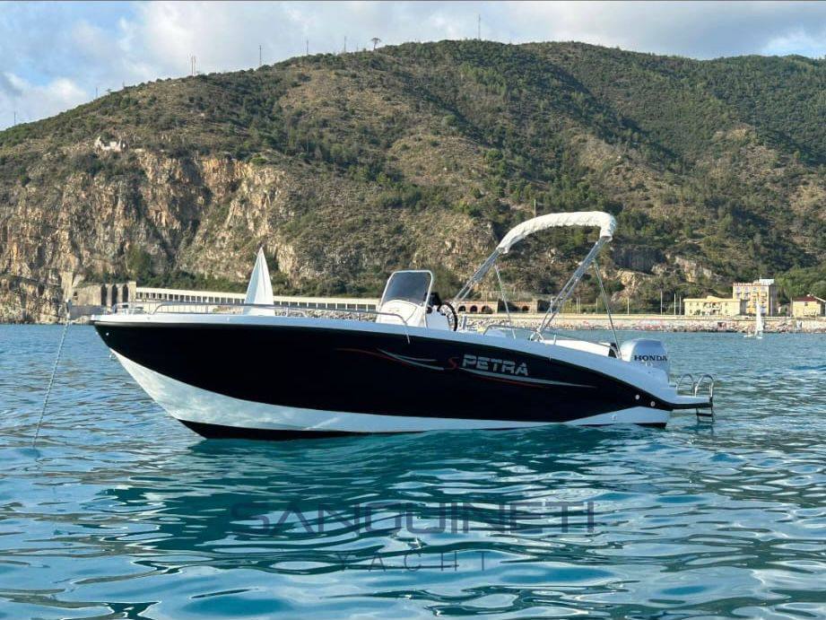 Trimarchi Petra 670 