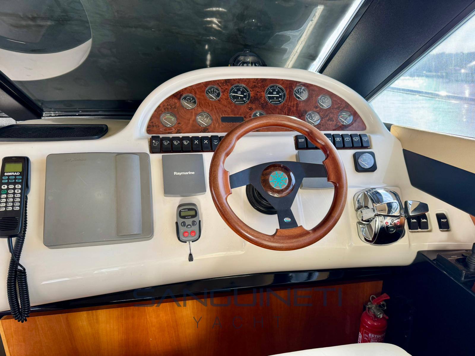 Erredesign 153 Flybridge verwendet