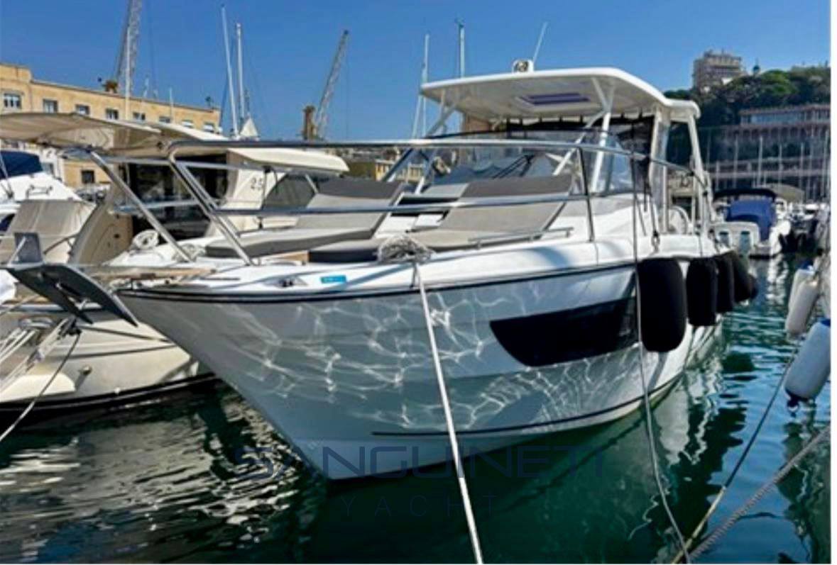 Jeanneau Cap camarat 10 wa Barca a motore usata in vendita