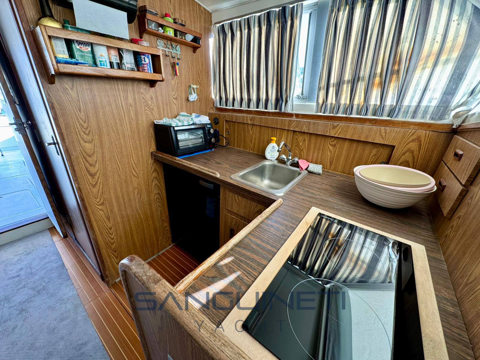 Bertram 33 Fisherman usato