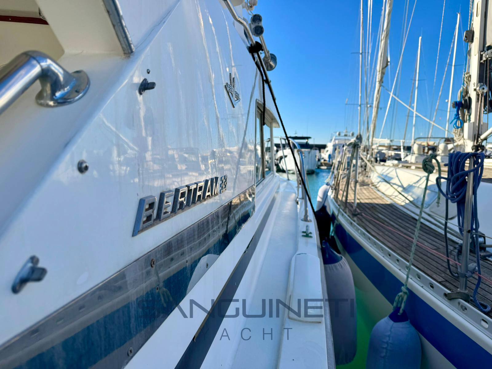 Bertram 33 Fisherman