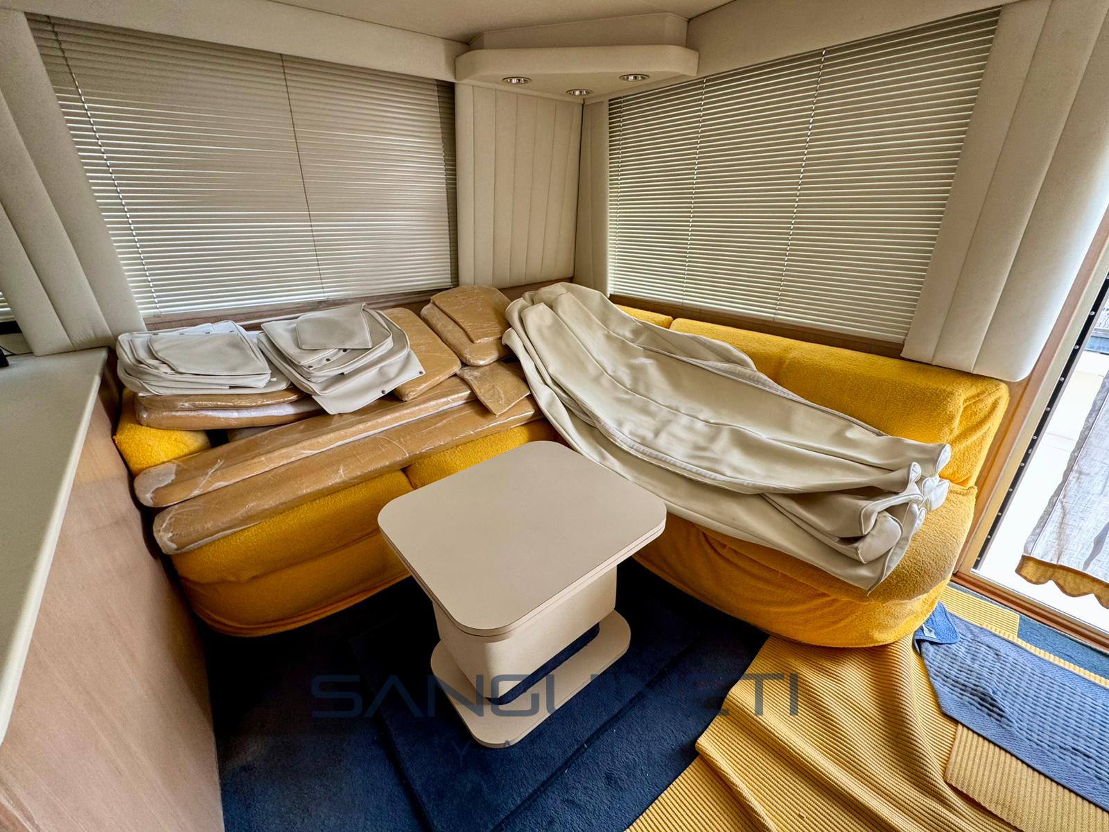 Hatteras 50 convertible bateau à moteur