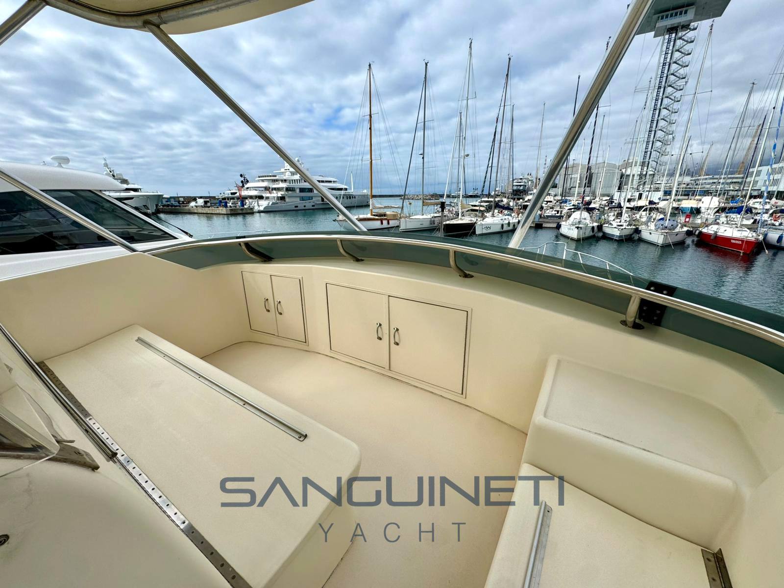 Hatteras 50 convertible 