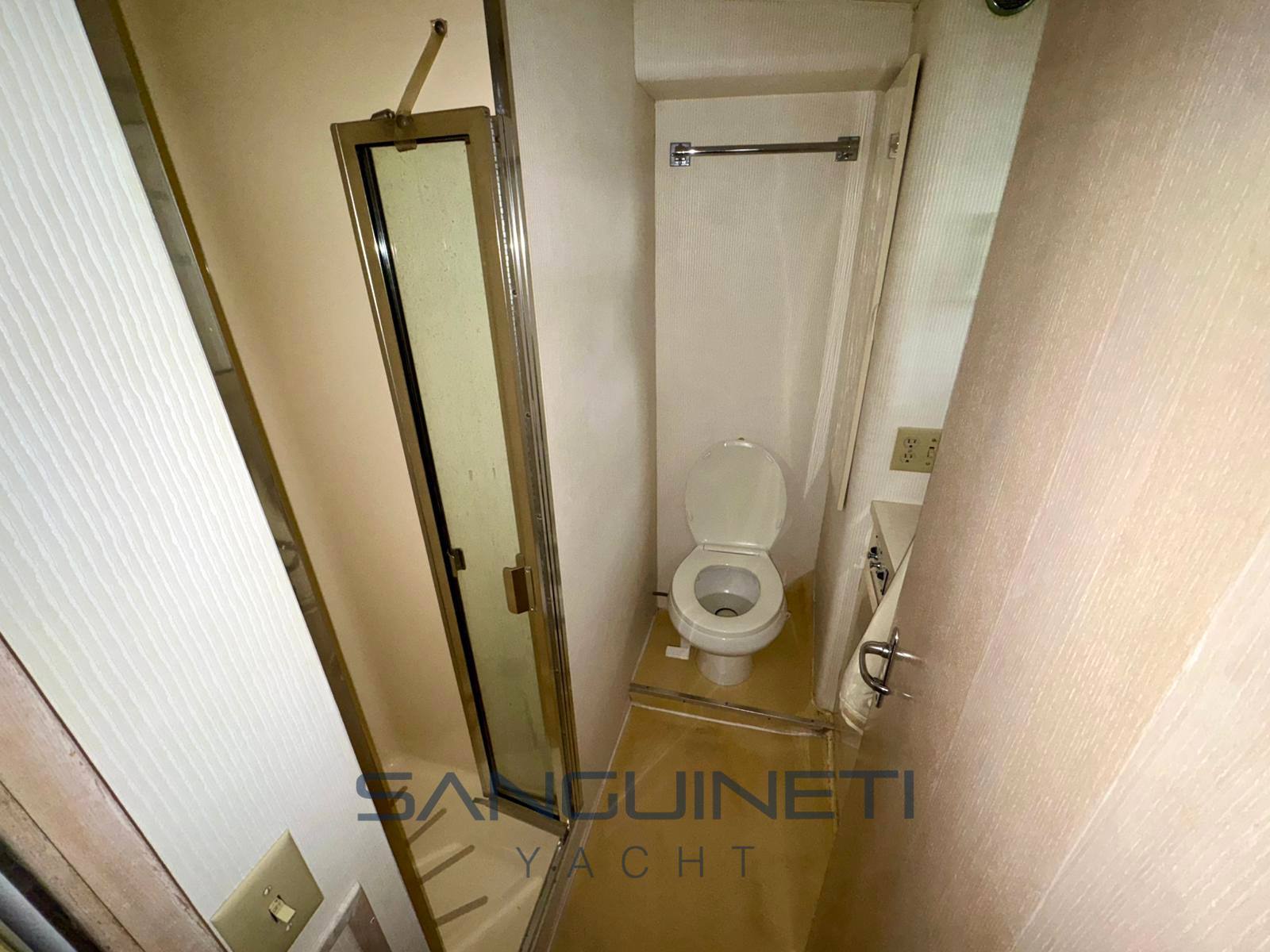 Hatteras 50 convertible Photo