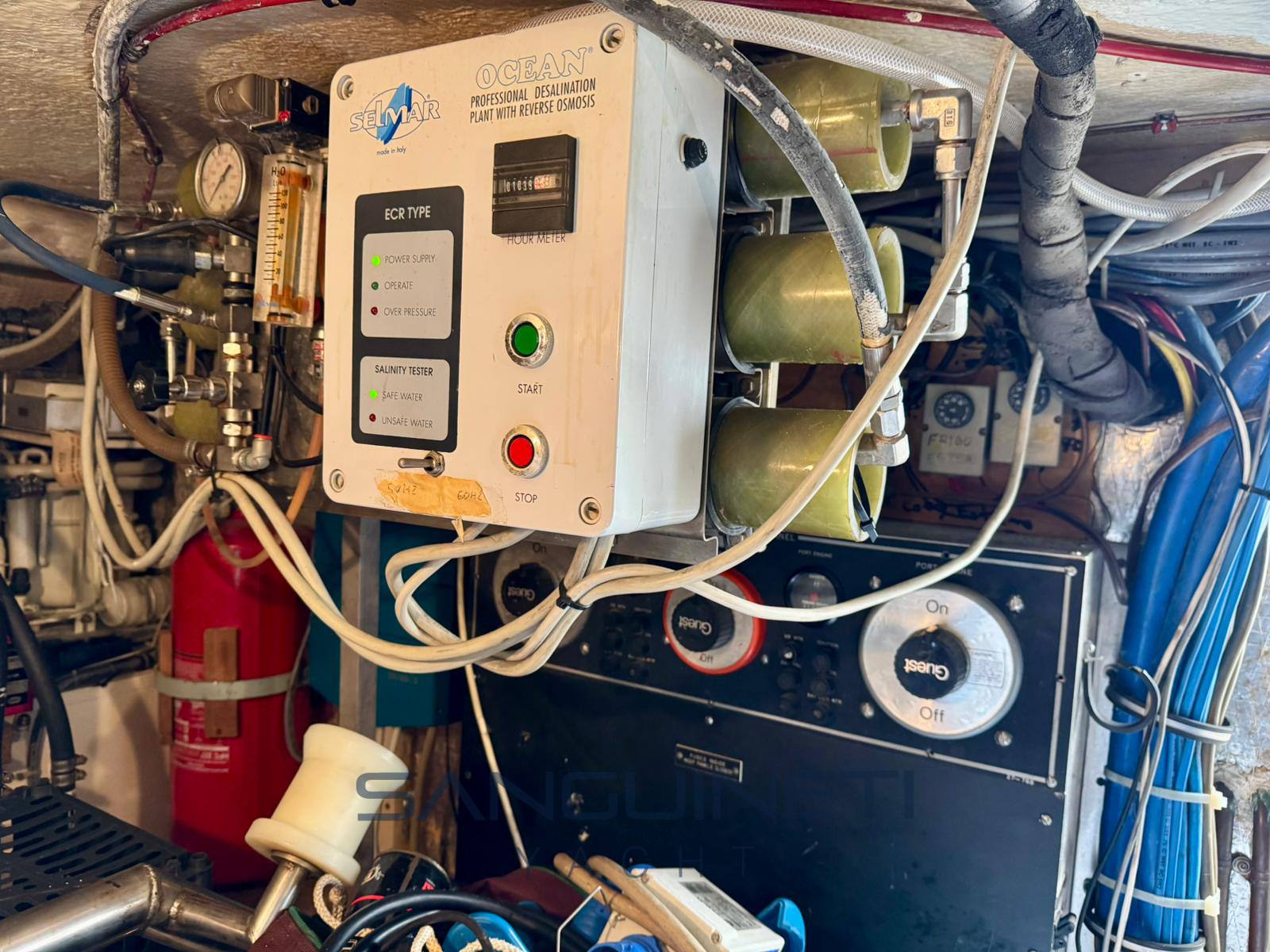 Hatteras 50 convertible Photo