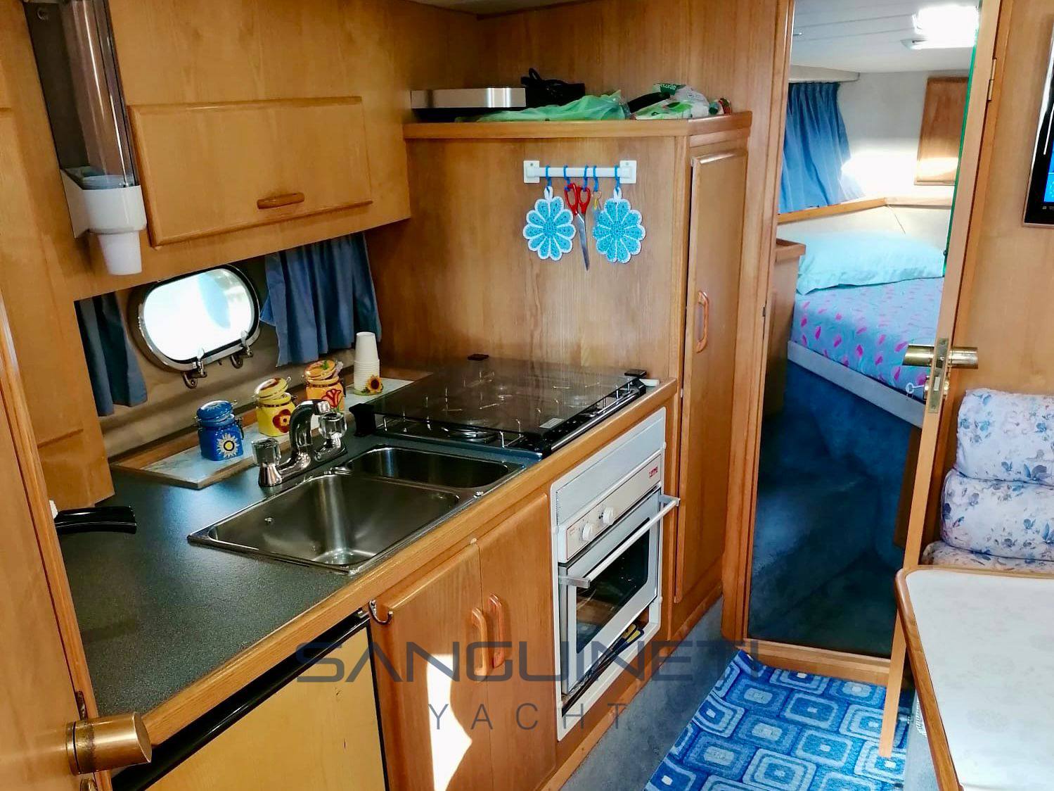 Fairline 33 targa usato