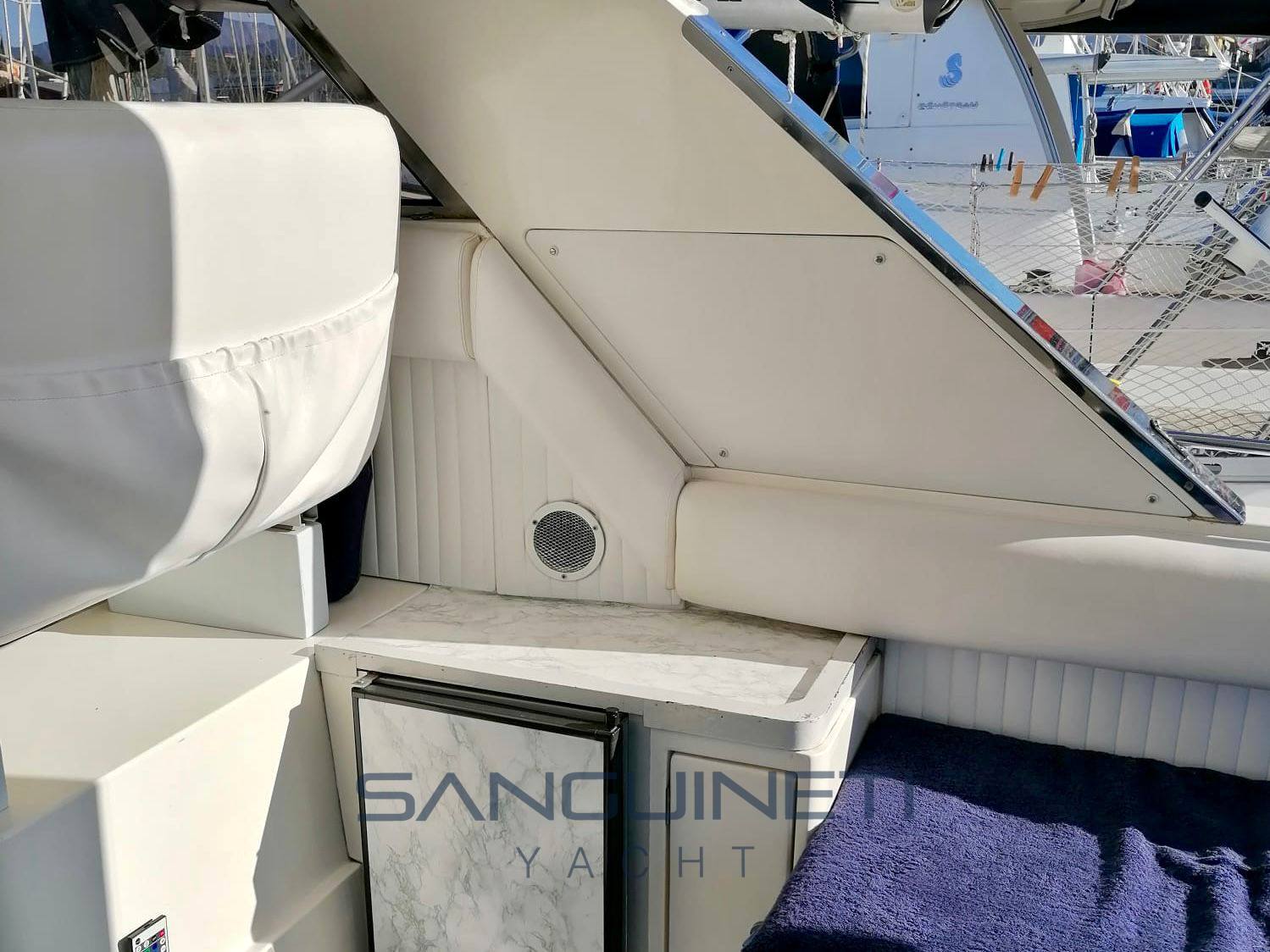 Fairline 33 targa barca a motore