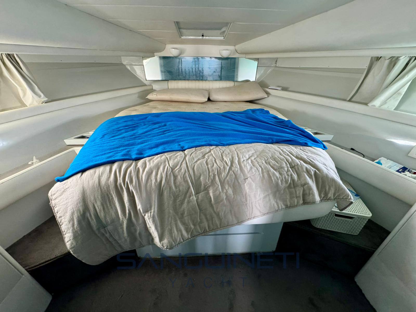 Mochi 44 fly Barco de motor usado para venta