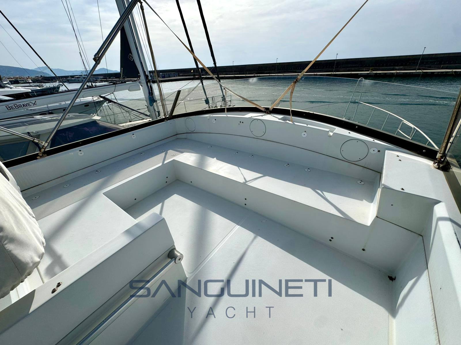 Mochi 44 fly Flybridge usado