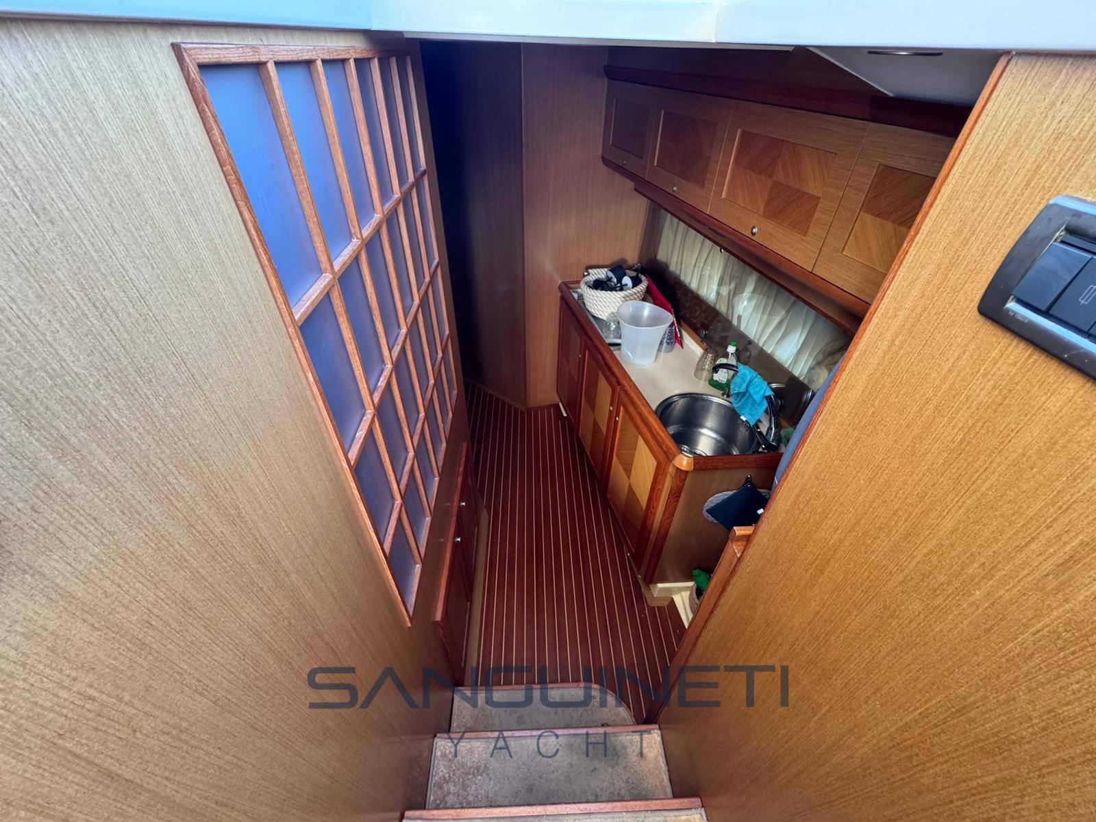 Mochi Dolphin 44 Hard top