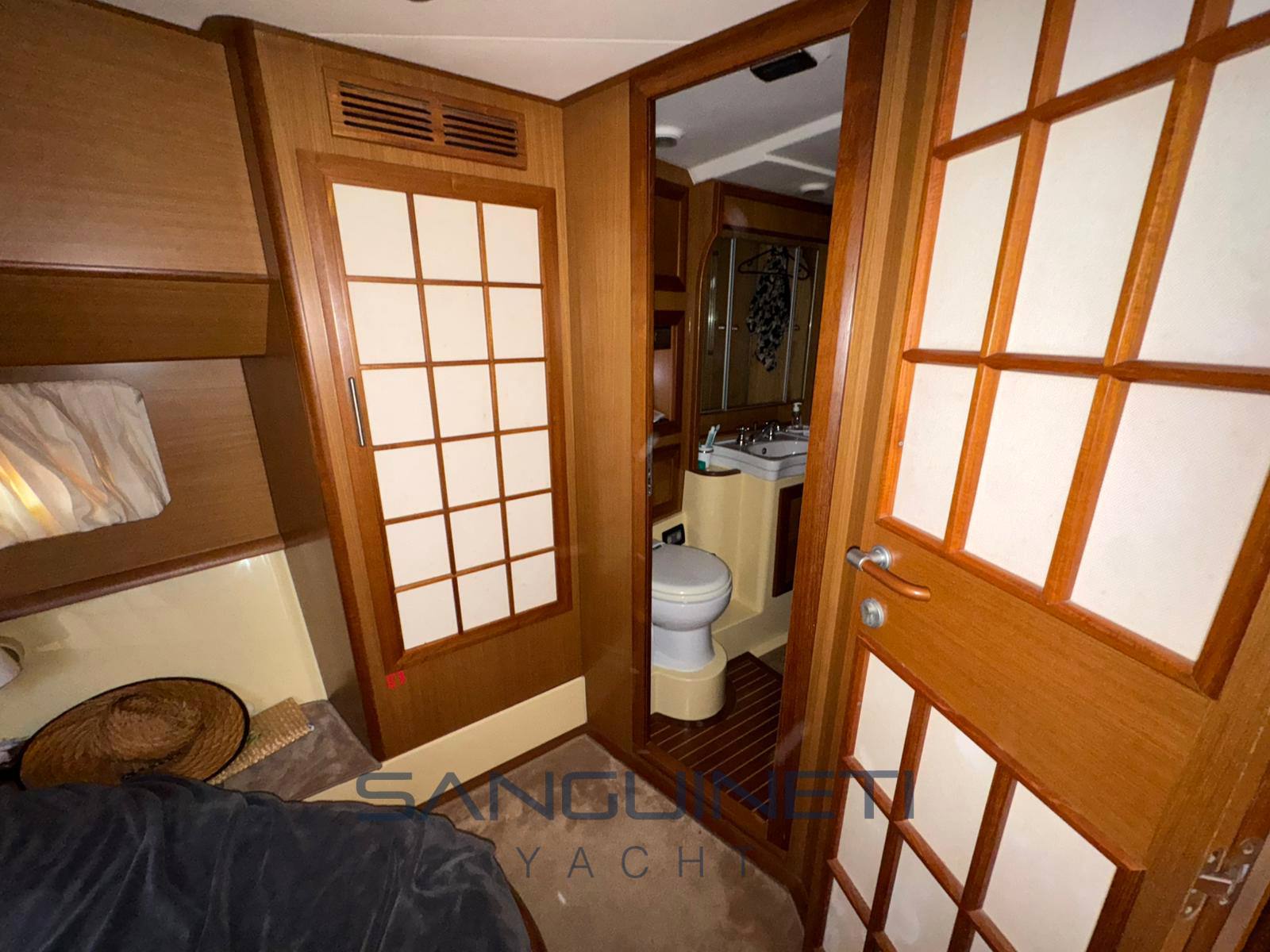 Mochi Dolphin 44 2006