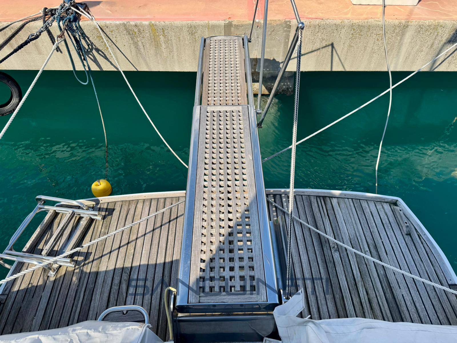 Raffaelli Typhoon 38 Flybridge