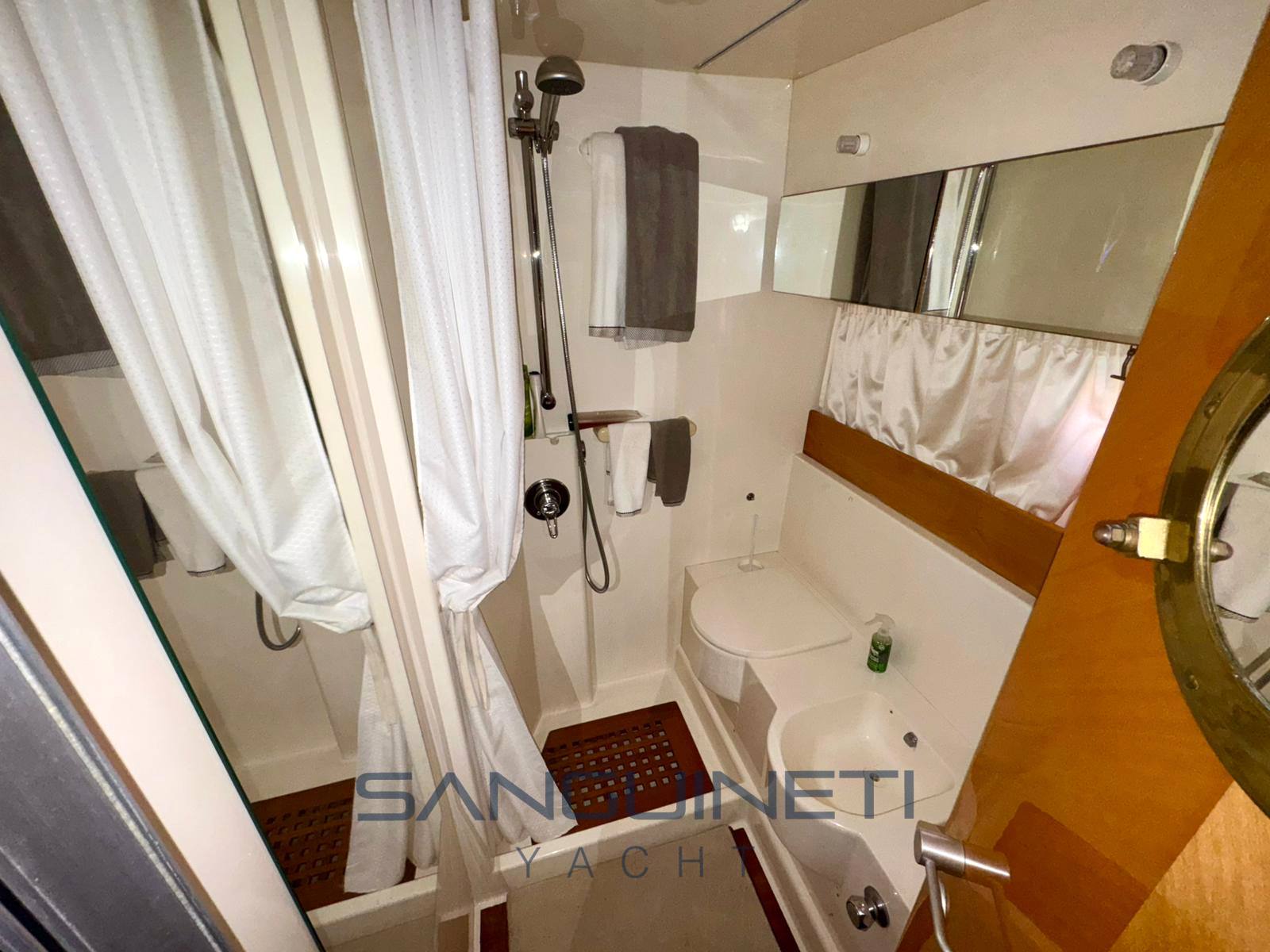 Raffaelli Typhoon 38 Flybridge