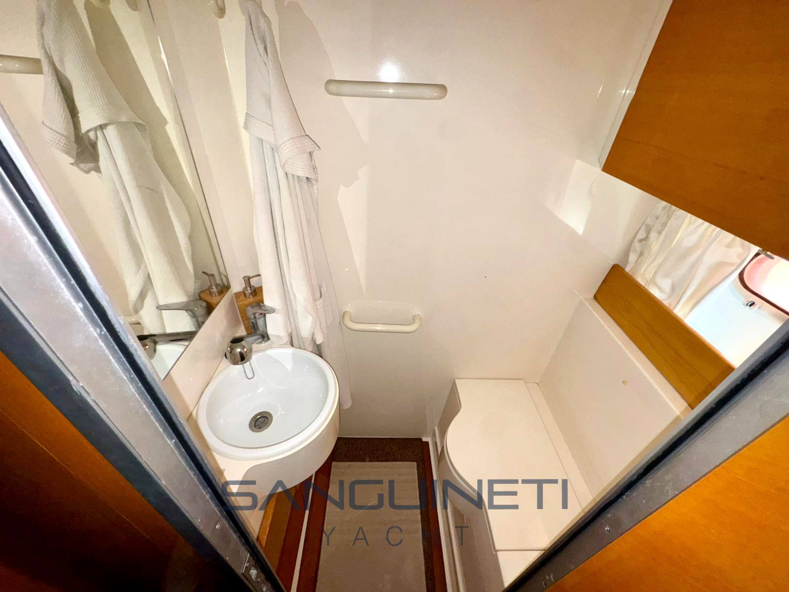 Raffaelli Typhoon 38 