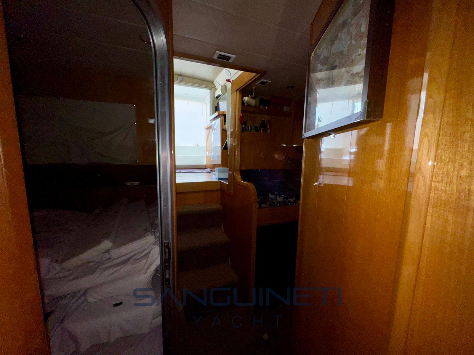 Raffaelli Typhoon 38 usato