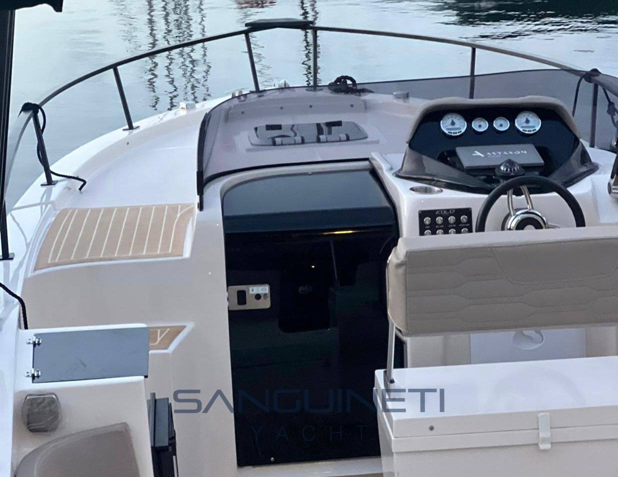 Eolo 6.9 barca a motore