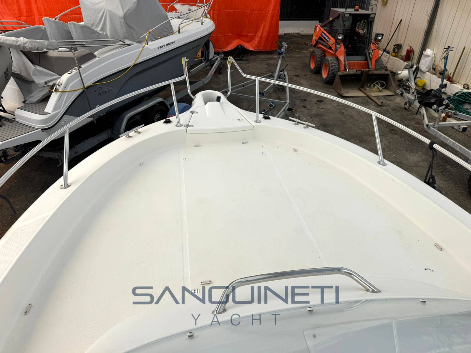 Kelt White shark 248 机动船