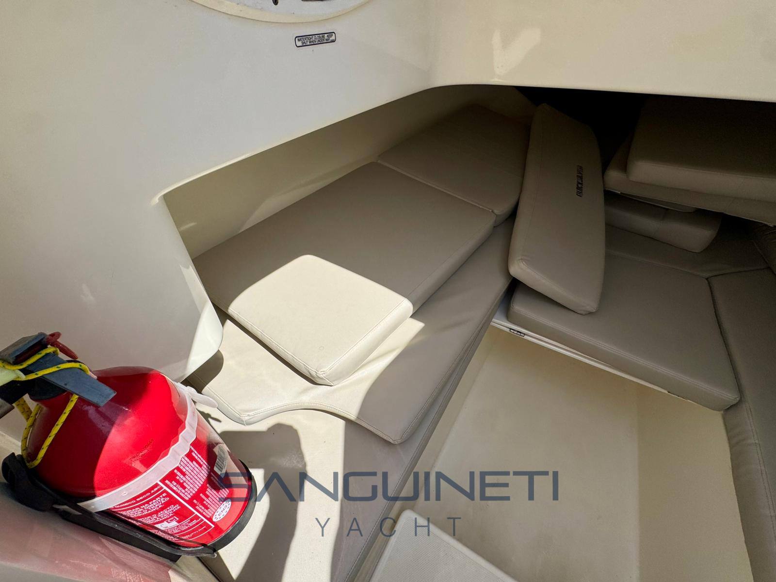 Quick silver Activ 675 sundeck Motor boat used for sale