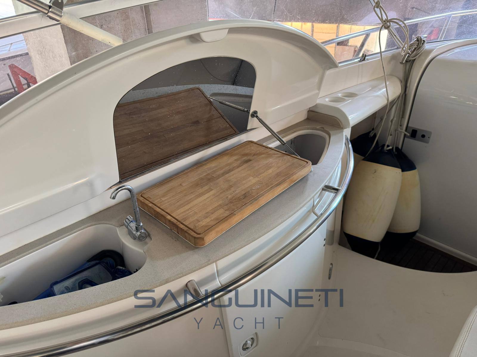 Sessa marine Islamorada 32 Express Cruiser