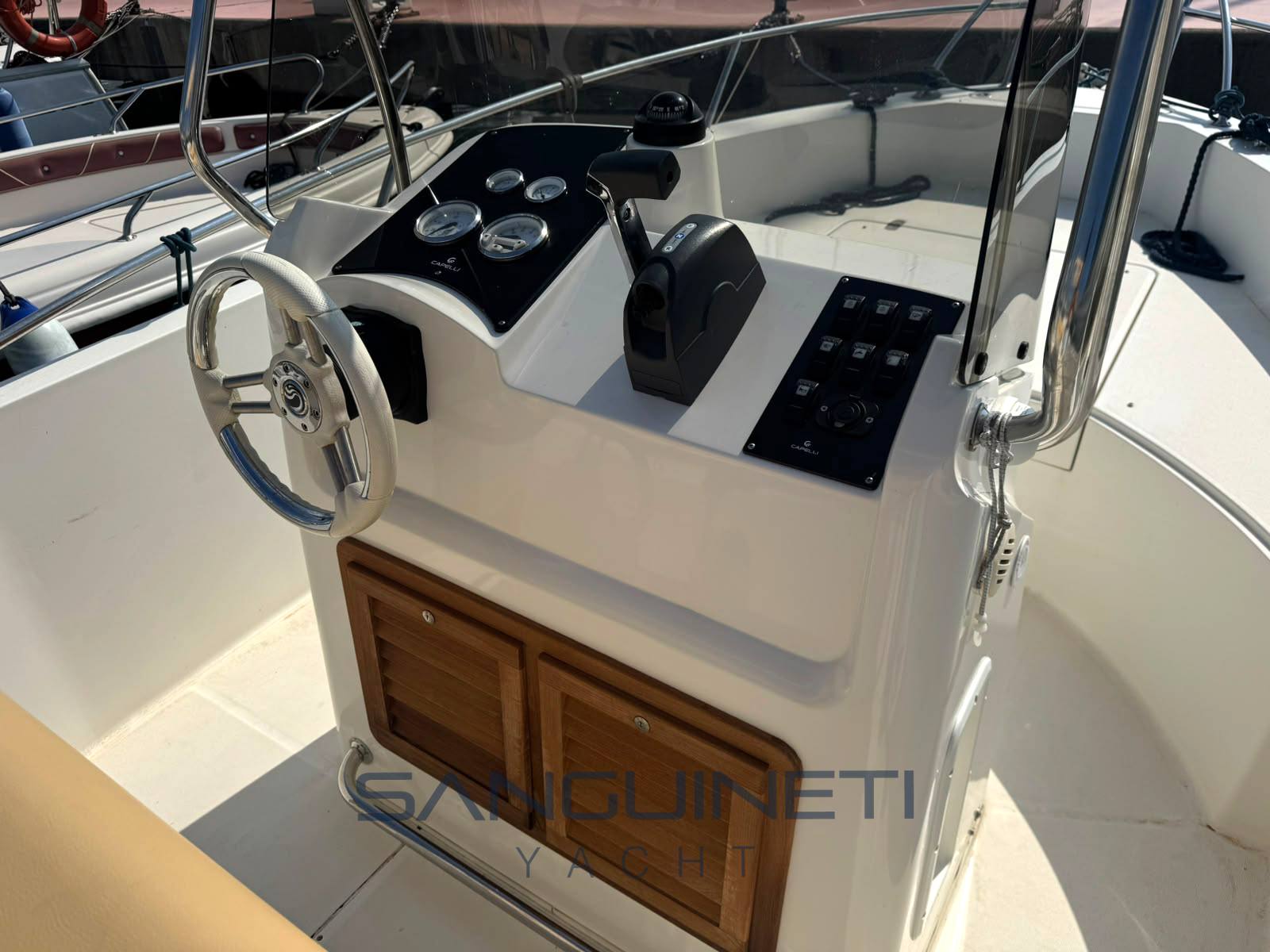 Capelli 21 Barco de motor usado para venta