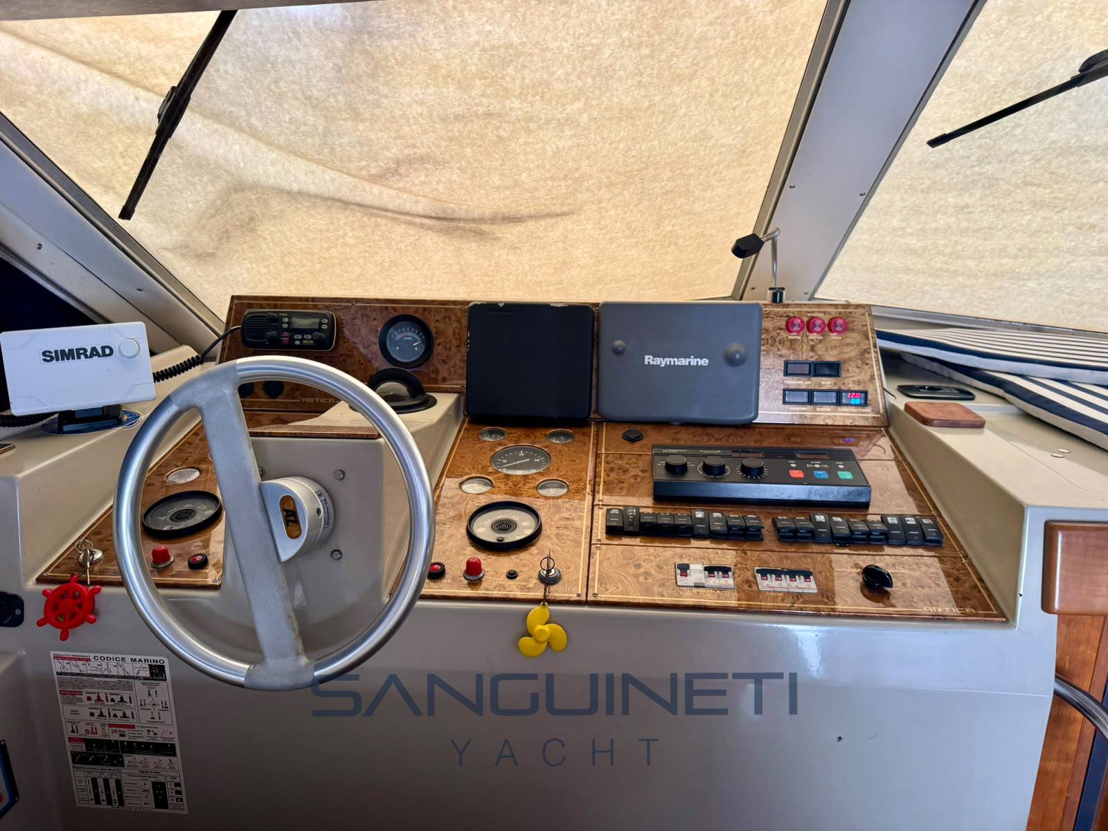 Azimut Az 35 