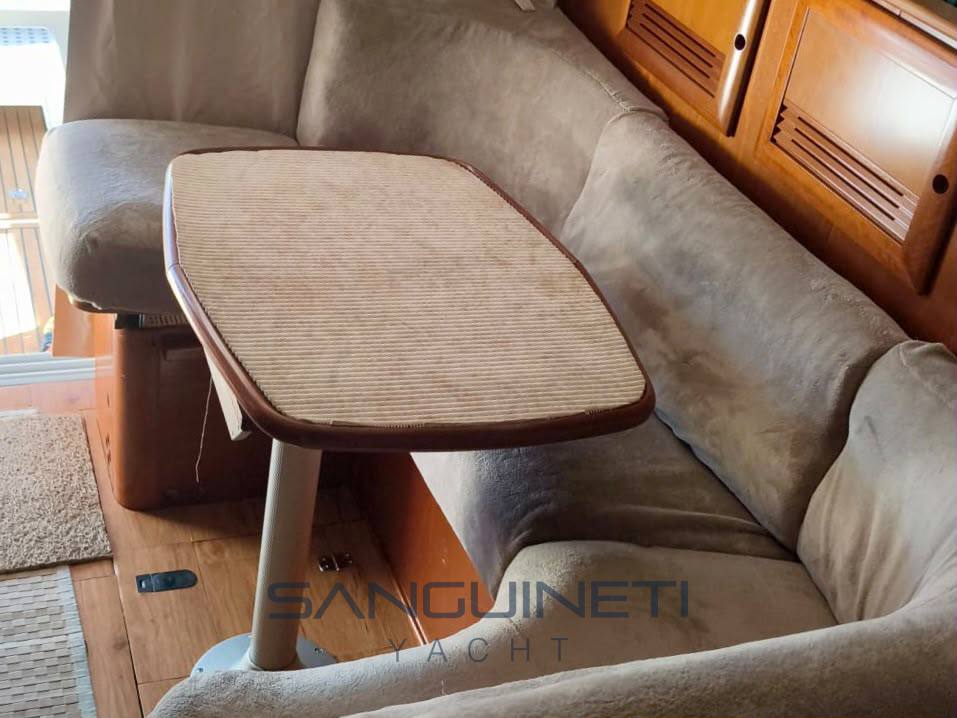 Beneteau Antares 10.80 Barco a motor usado para venda