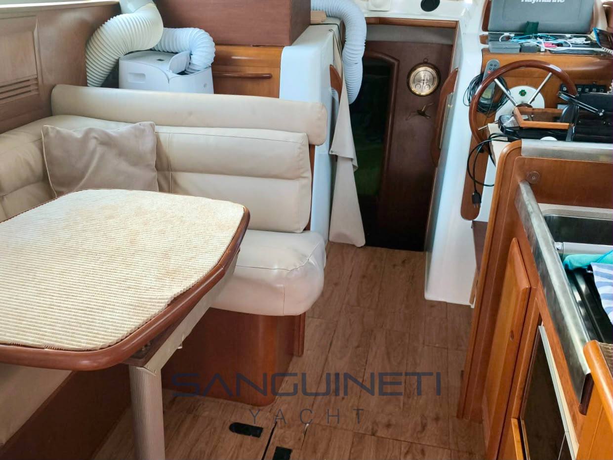 Beneteau Antares 10.80 Pesca em água salgada