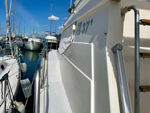 Azimut Azimut 37