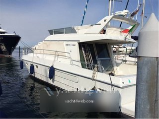 Ferretti Yachts 39' fly