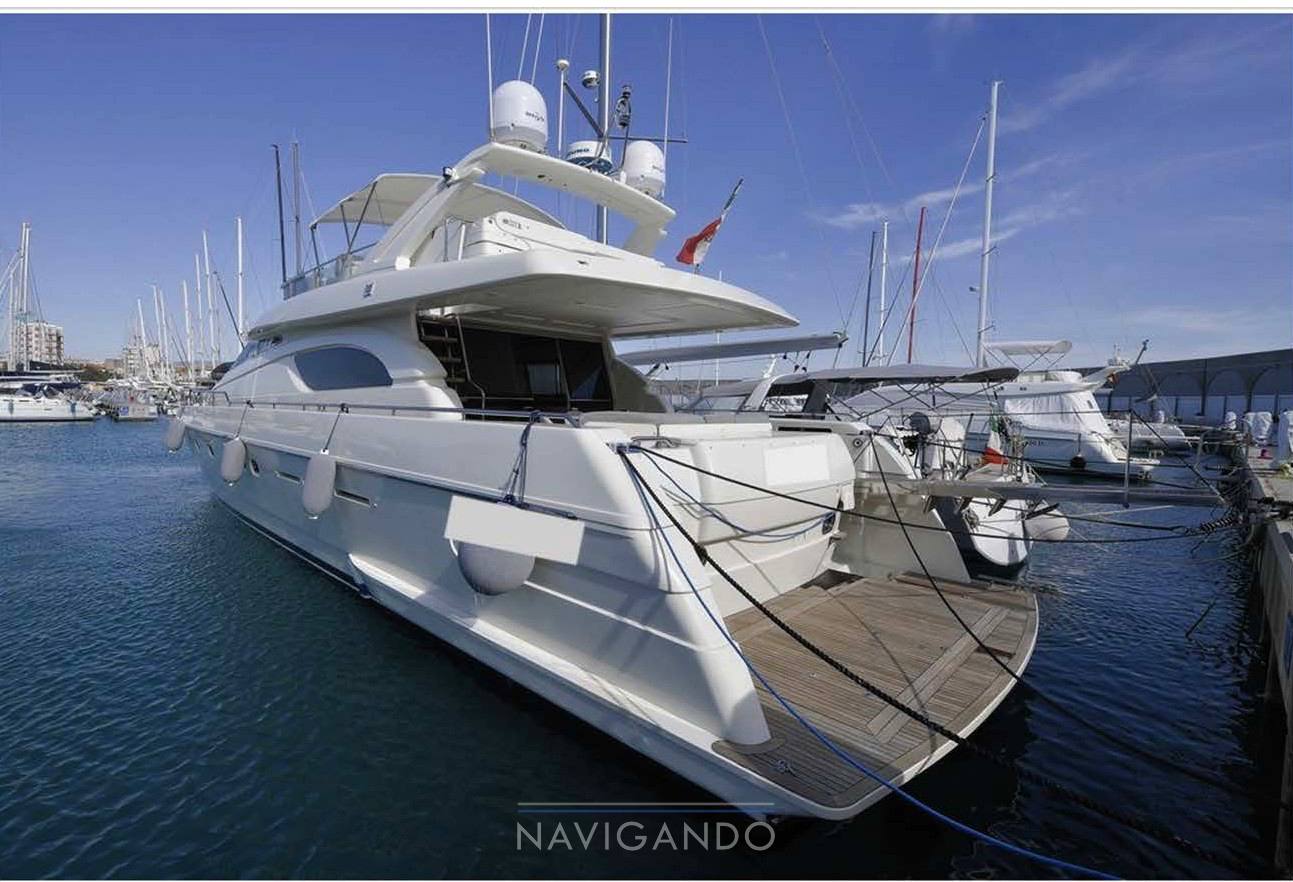 Ferretti yacht 70