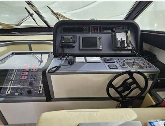 Ferretti yacht 70