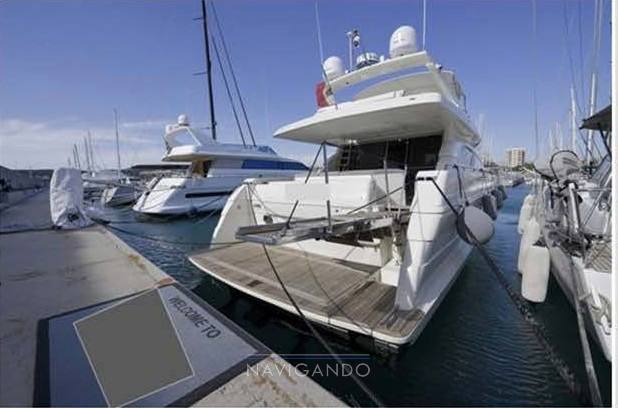 Ferretti yacht 70