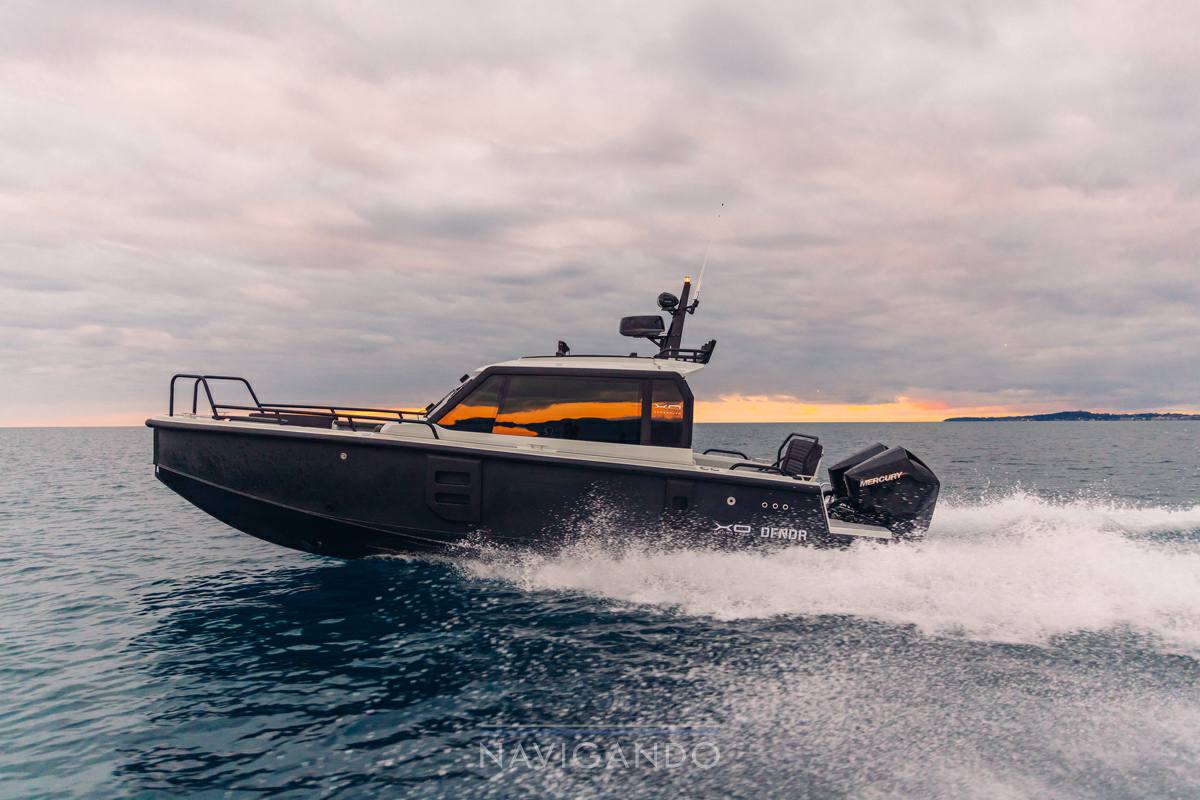 Xo boats Dfndr8
