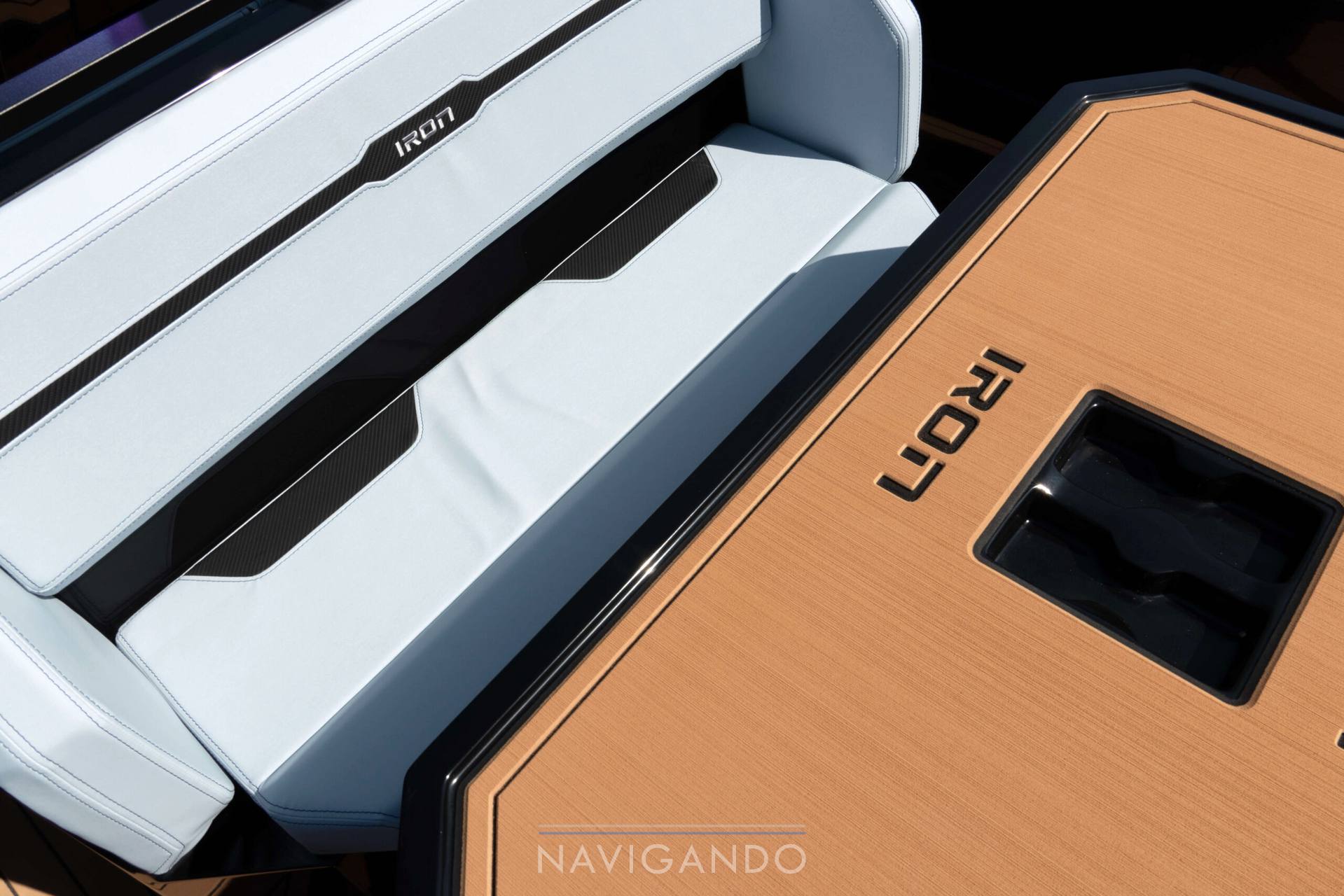 Iron boats 907 t-top Barca sportiva e da crociera