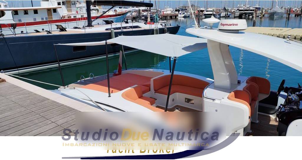 TECNORIB PIRELLI Pirelli 1400 cabin Gonflable bateaux d'occasion à vendre