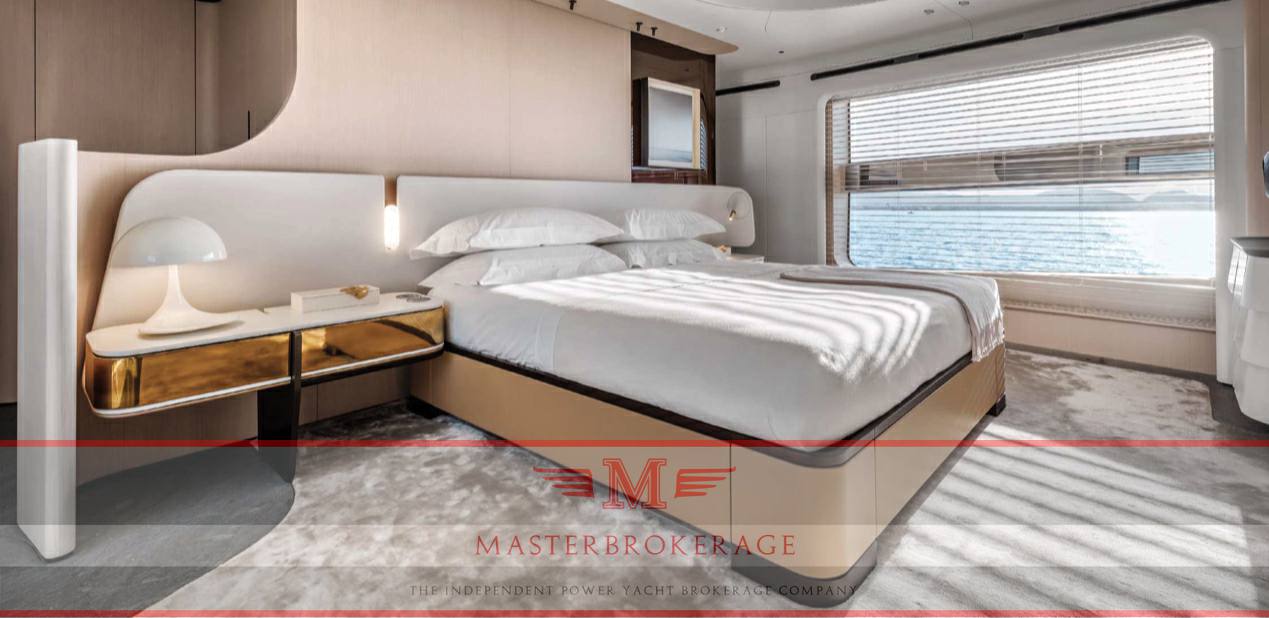 Azimut Grande 38 trideck قارب بمحرك جديد للبيع