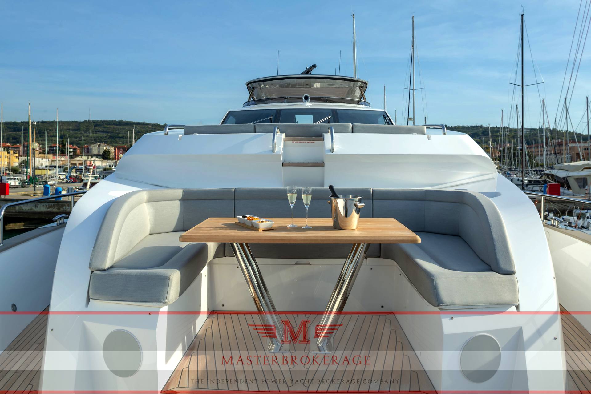 Sunseeker 95 yacht используется