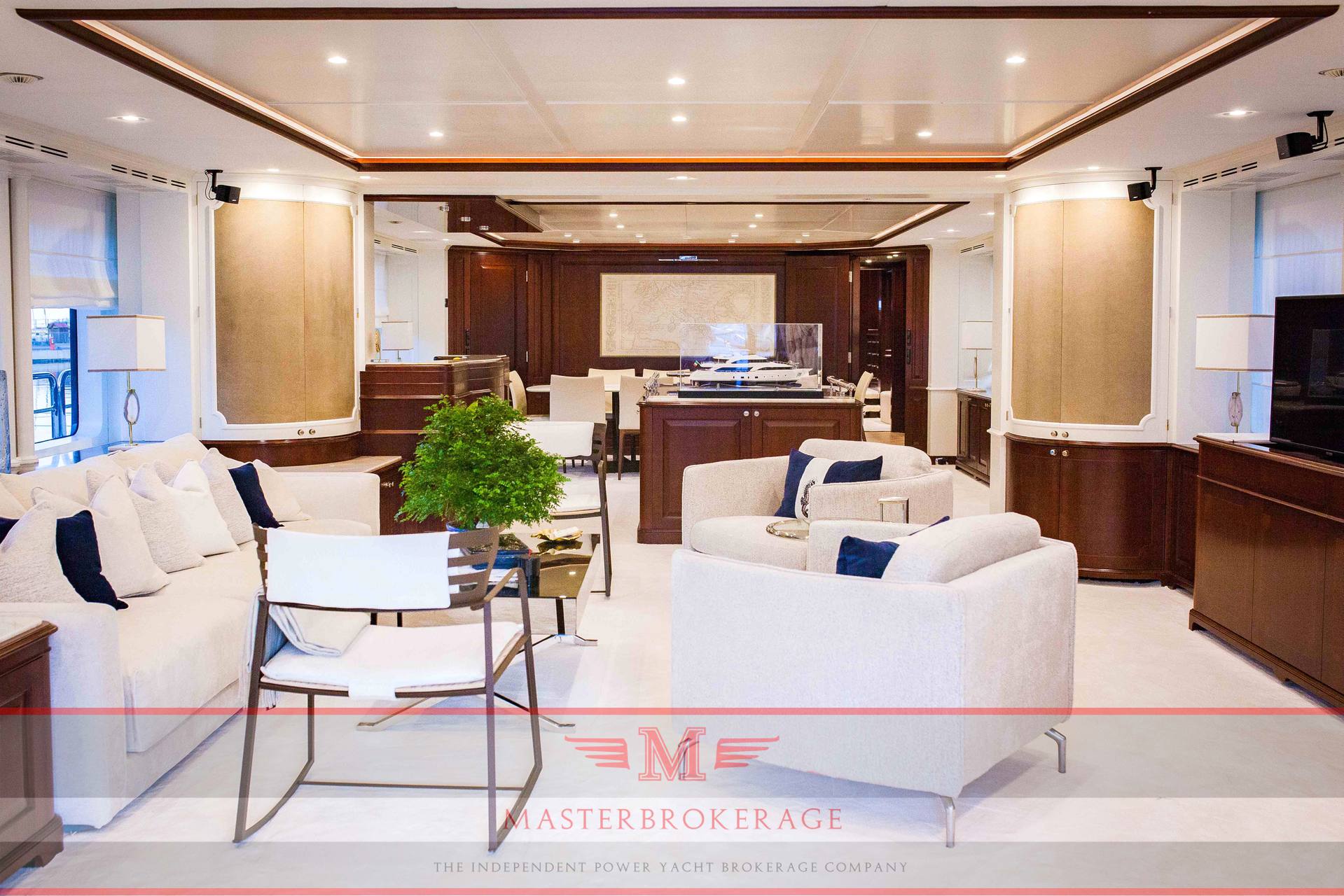 Benetti Classic 120 Desplazamiento usado