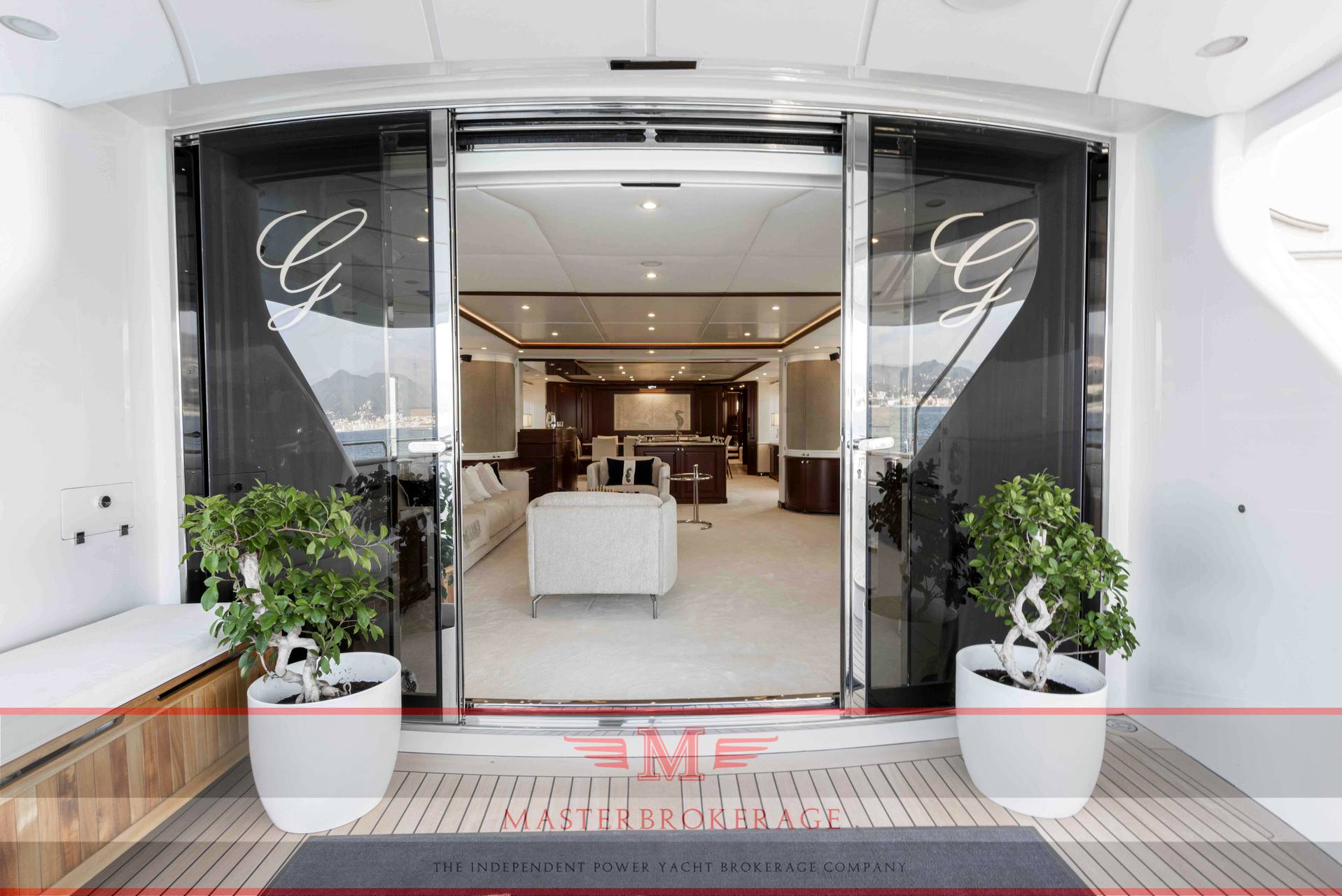 Benetti Classic 120 Моторная лодка используется для продажи