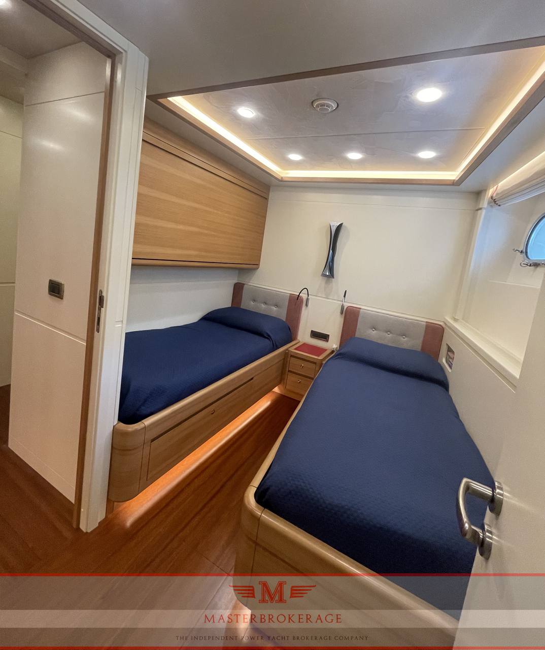 Cantiere delle marche Darwin class 86’ usato