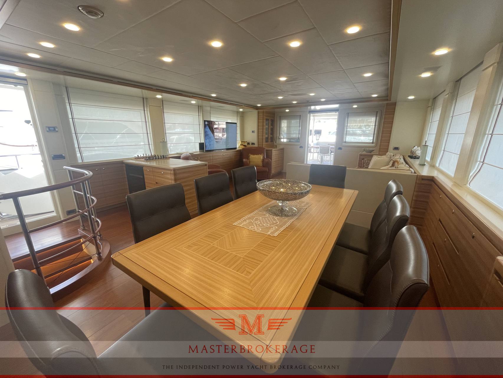Cantiere delle marche Darwin class 86’ barca a motore