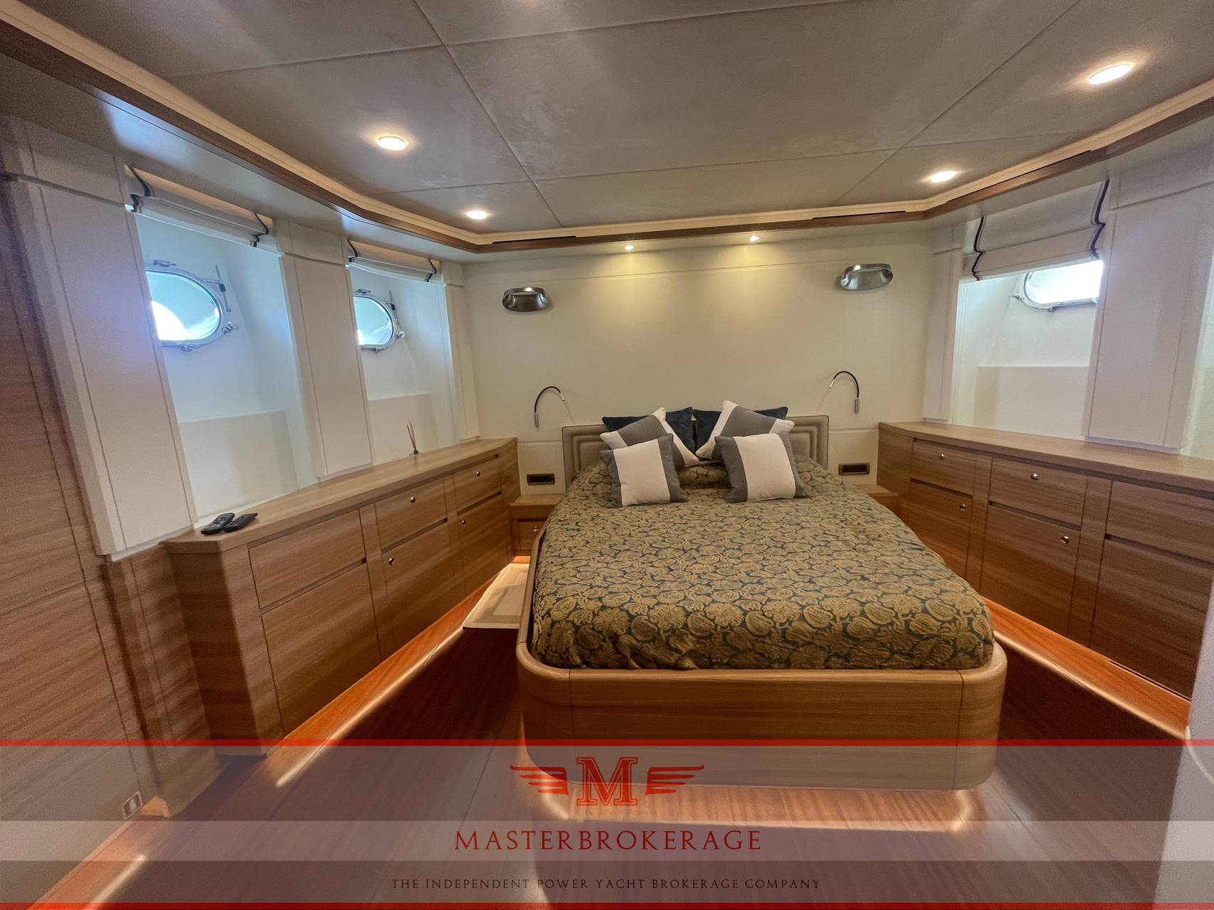 Cantiere delle marche Darwin class 86’ Dislocanti usato