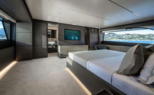 FERRETTI CUSTOM LINE FERRETTI CUSTOM LINE Navetta 42